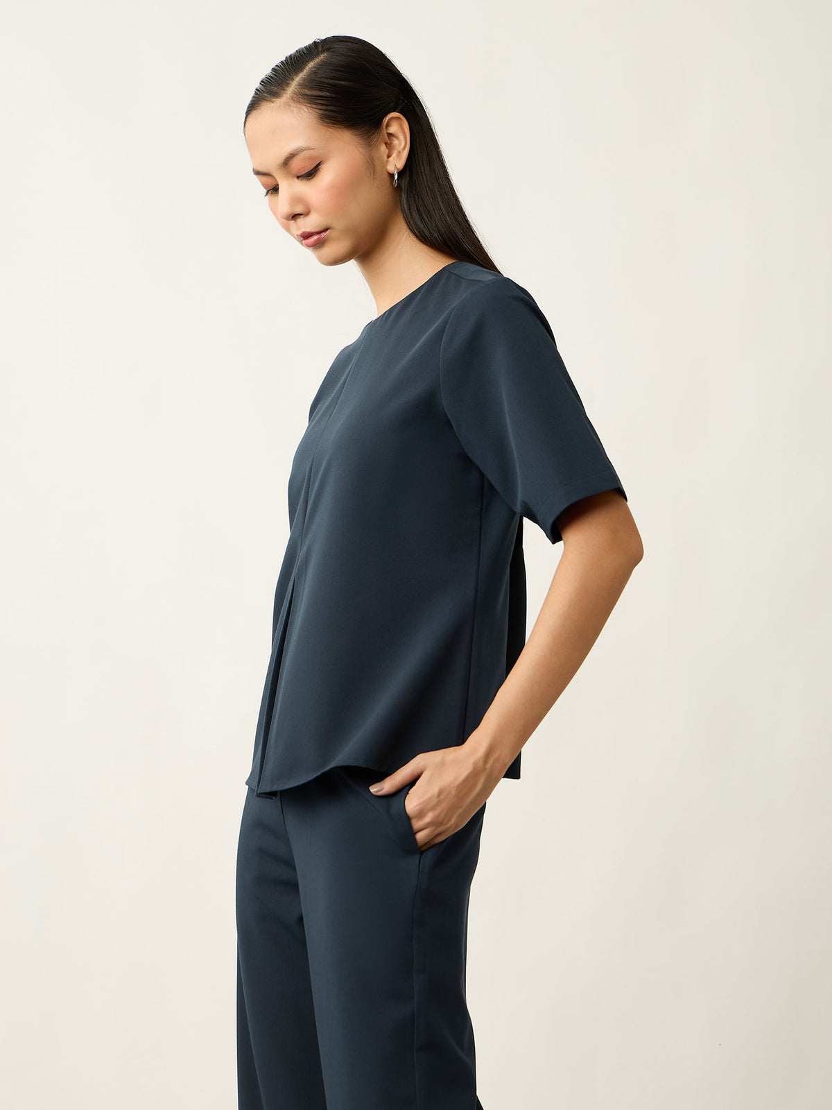 Navyline Poise