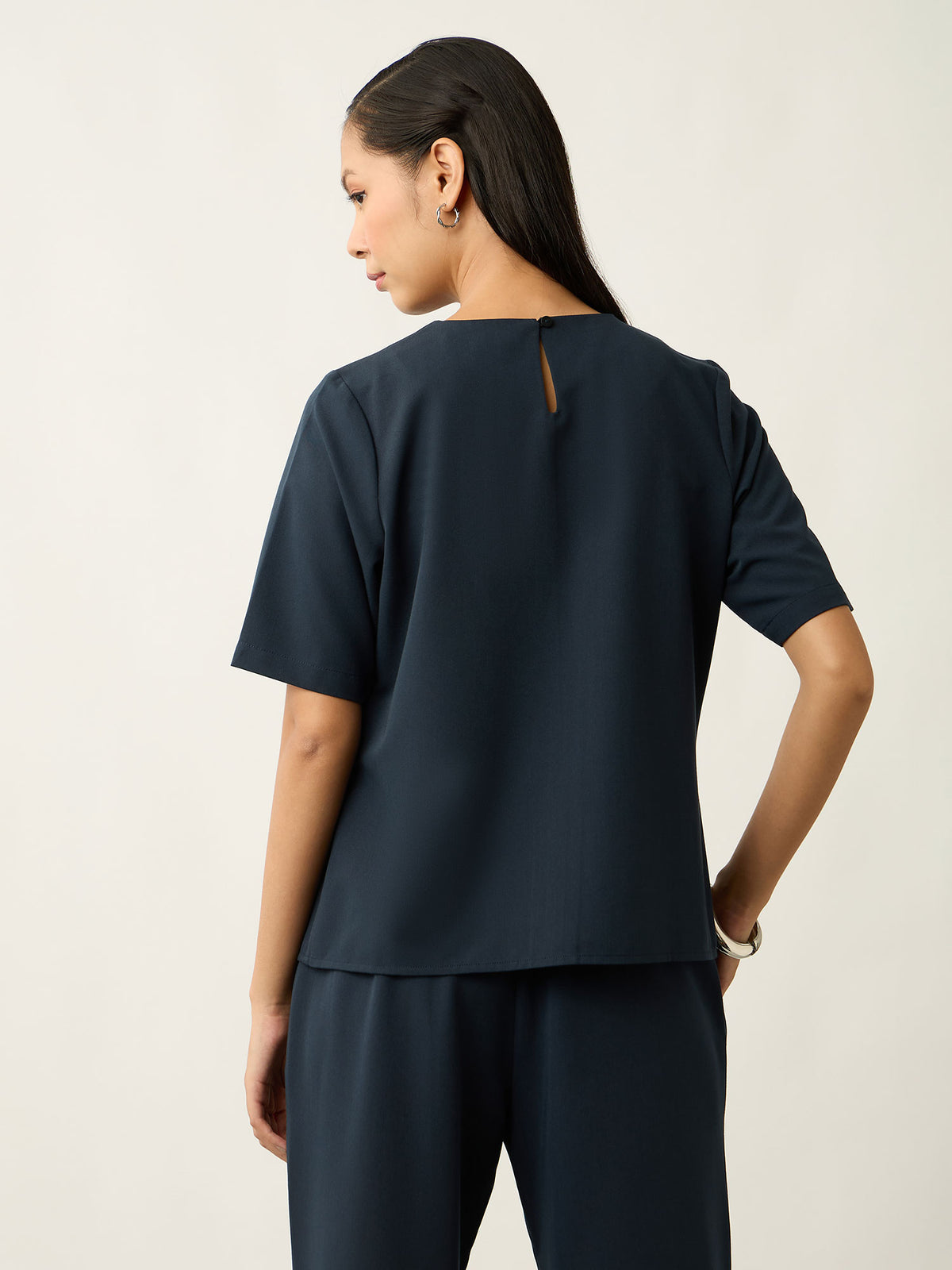Yumi Round Neck Inverted Pleat Top-Navy