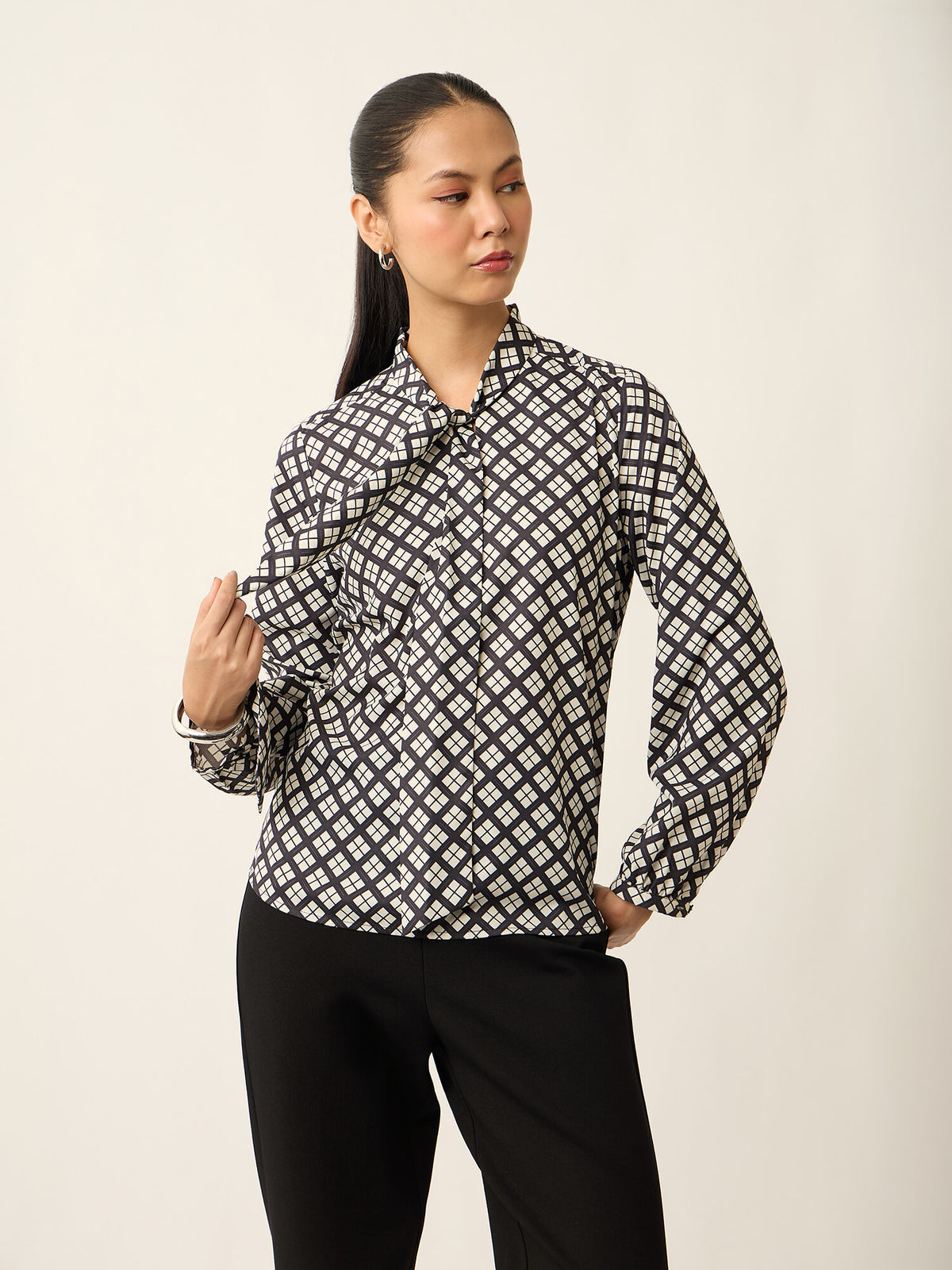Polly-Cubical Print Neck Tie Printed Top-White
