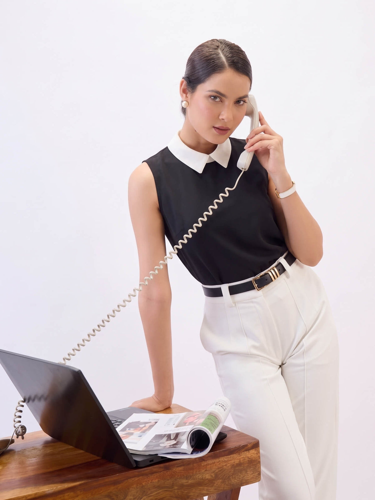 Elodie Contrast Collar Top-Black And White