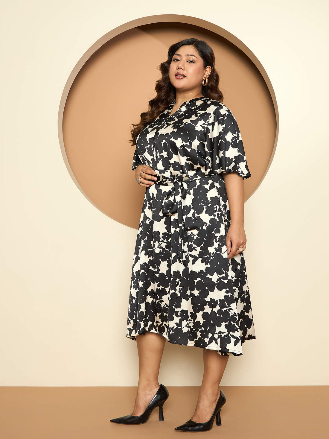 LB-Alana Fit and Flared Belted Dress-White/Black