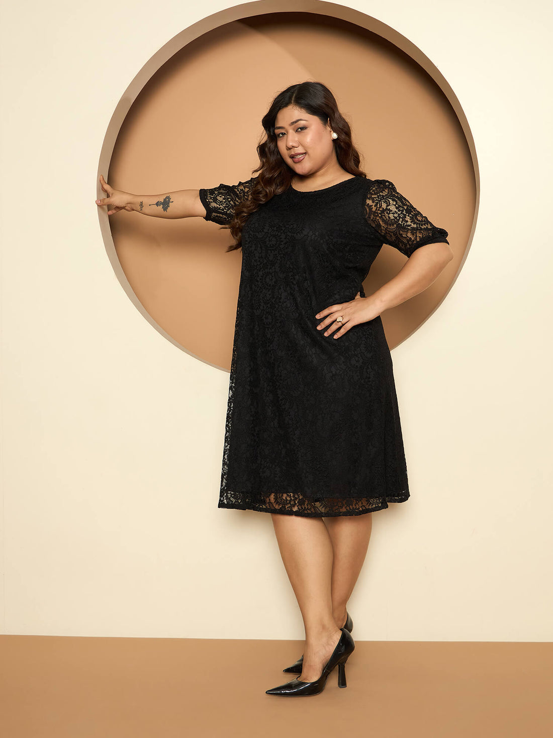 LB-Gladis Lace Shift Dress-Black