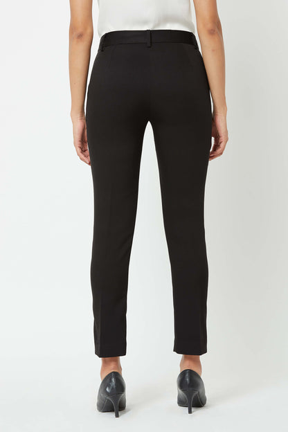 Earnest-Black Mid Rise Slim Pants - Black