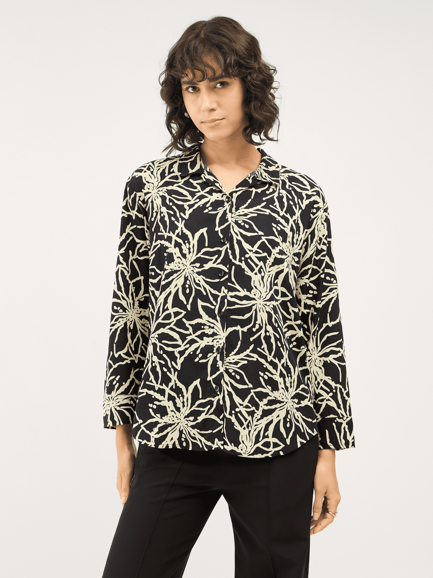 Sable Petal Floral High-Low Shirt - Black & White