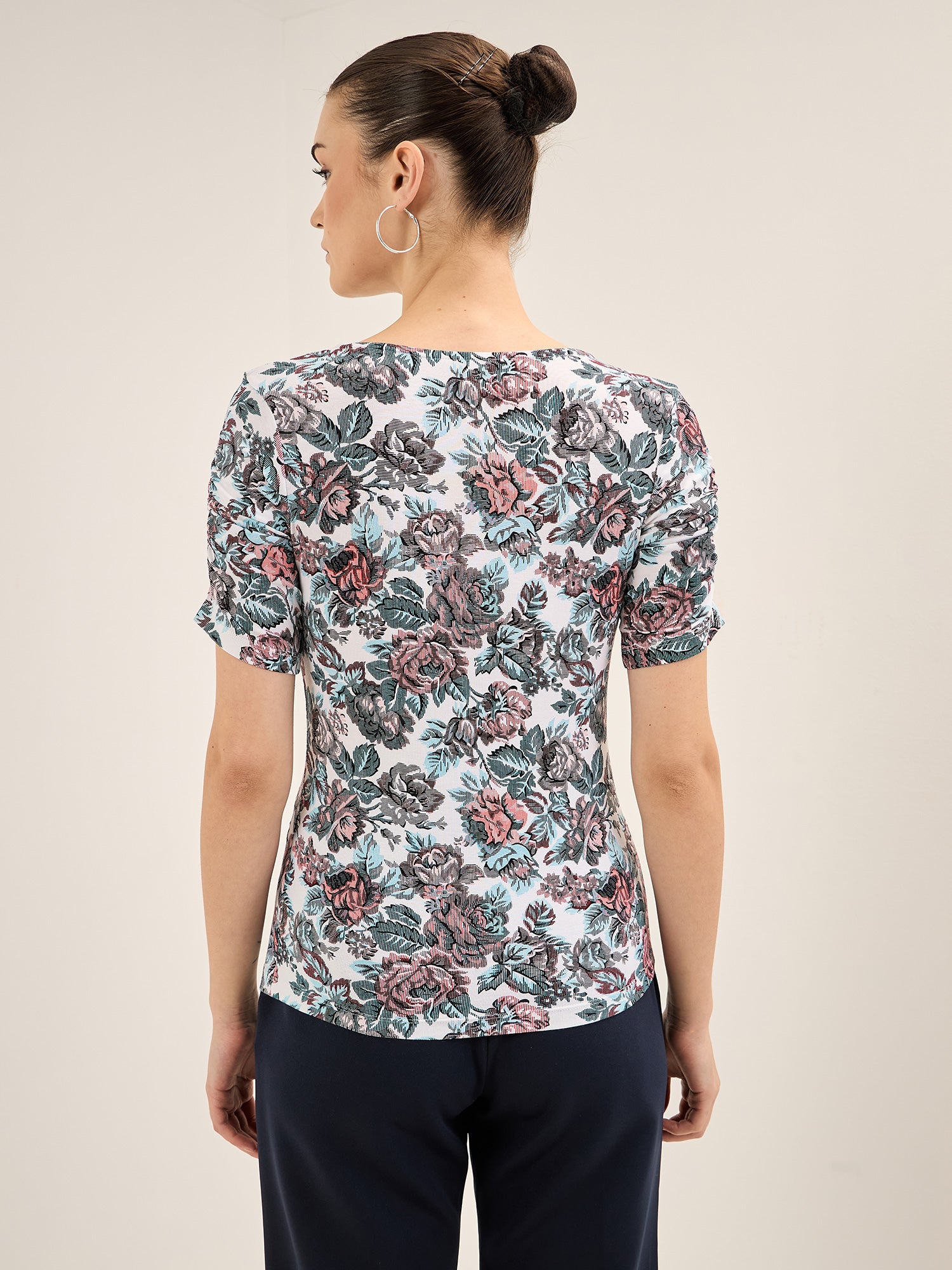 Leisure Tee-Red & Blue Floral Ruched Sleeves T-Shirt - Multicolor