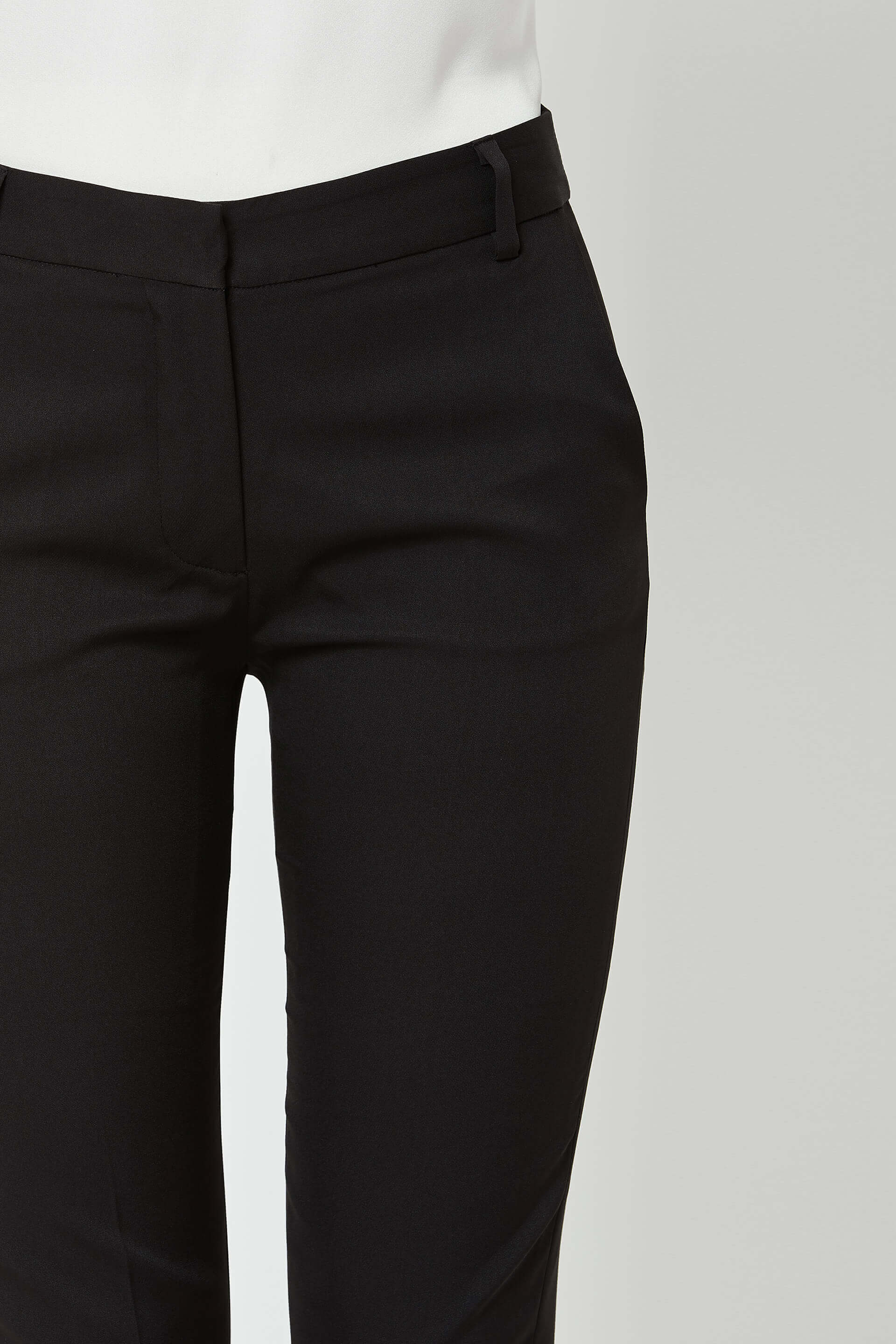 Earnest-Black Mid Rise Slim Pants - Black