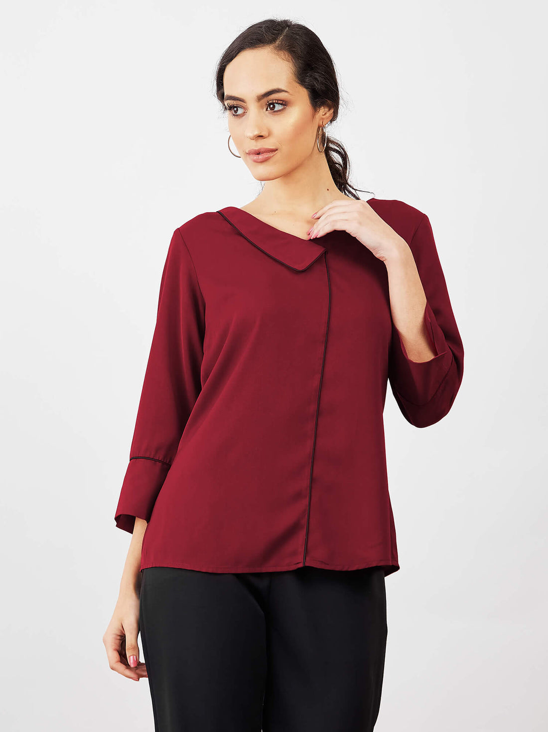 Pom Berry Contrast Piping Top - Maroon