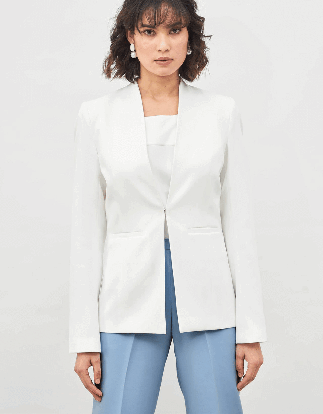 Witty Clean Front Blazer-White
